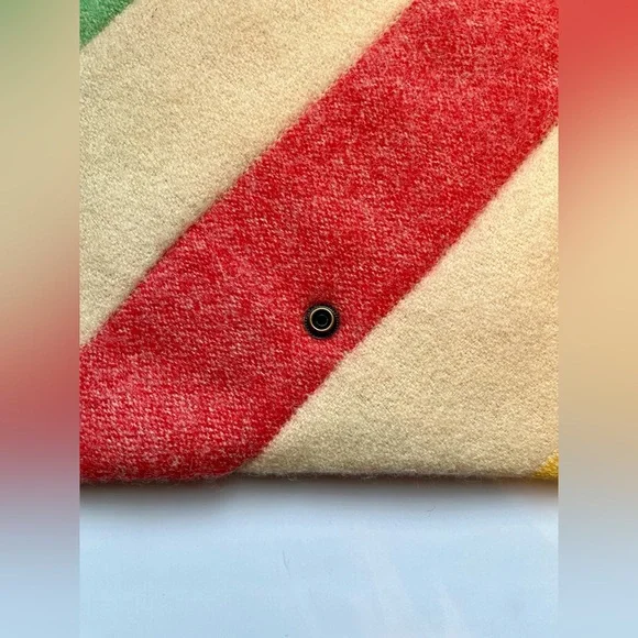 HBC stripes envelope clutch, reworked from vintage wool blanket, quilted & lined - Picture 9 of 13